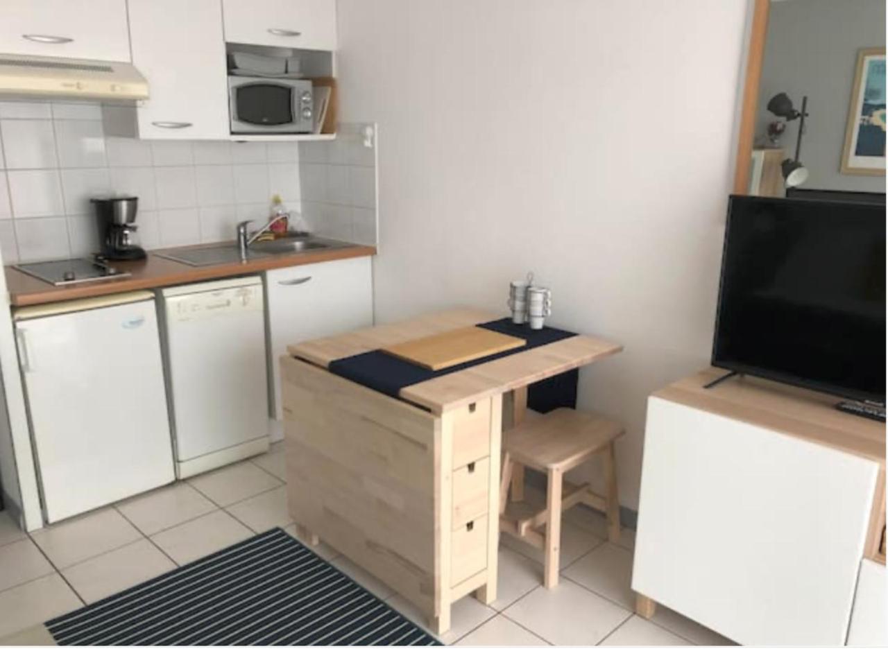Studio Au Calme Avec Piscine Face Golf Parking Gratuit Tout a Pied a 10mn Centre Ville — 4-Star Luxury Hotel in Ciboure, France