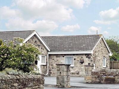 Willow Cottage — 4-Star Luxury Hotel in Hadston, United Kingdom