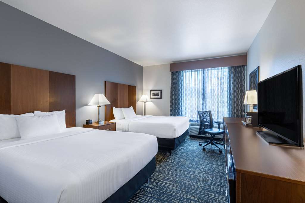 La Quinta Inn & Suites by Wyndham Morgantown - photo 47