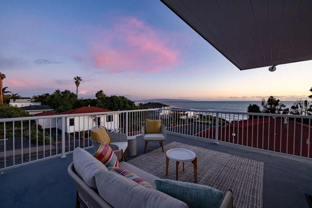 The Tides Oceanview Inn and Cottages - photo 42