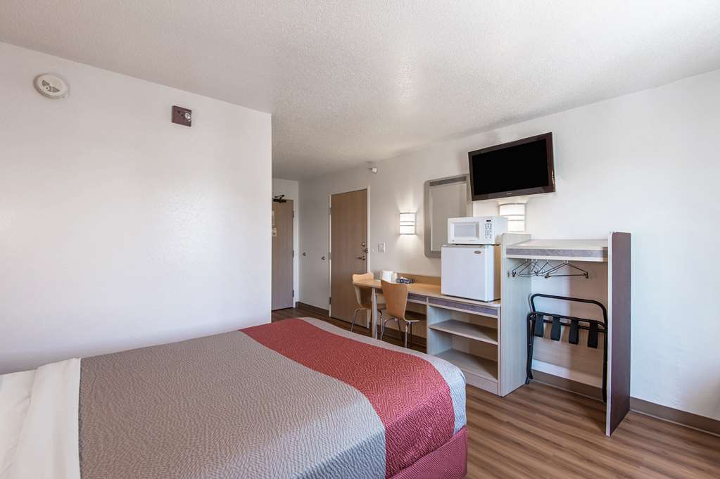 Motel 6 Junction City KS - photo 17