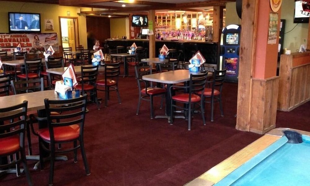 Cedar Inn - photo 19