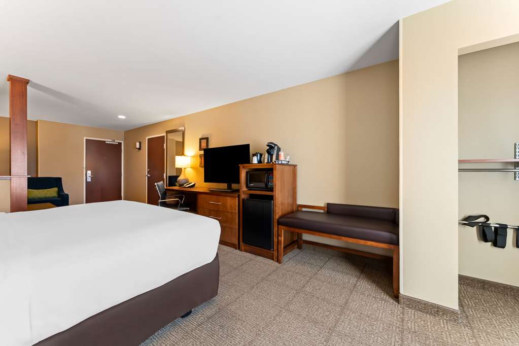 Comfort Inn & Suites Avera Southwest - photo 19