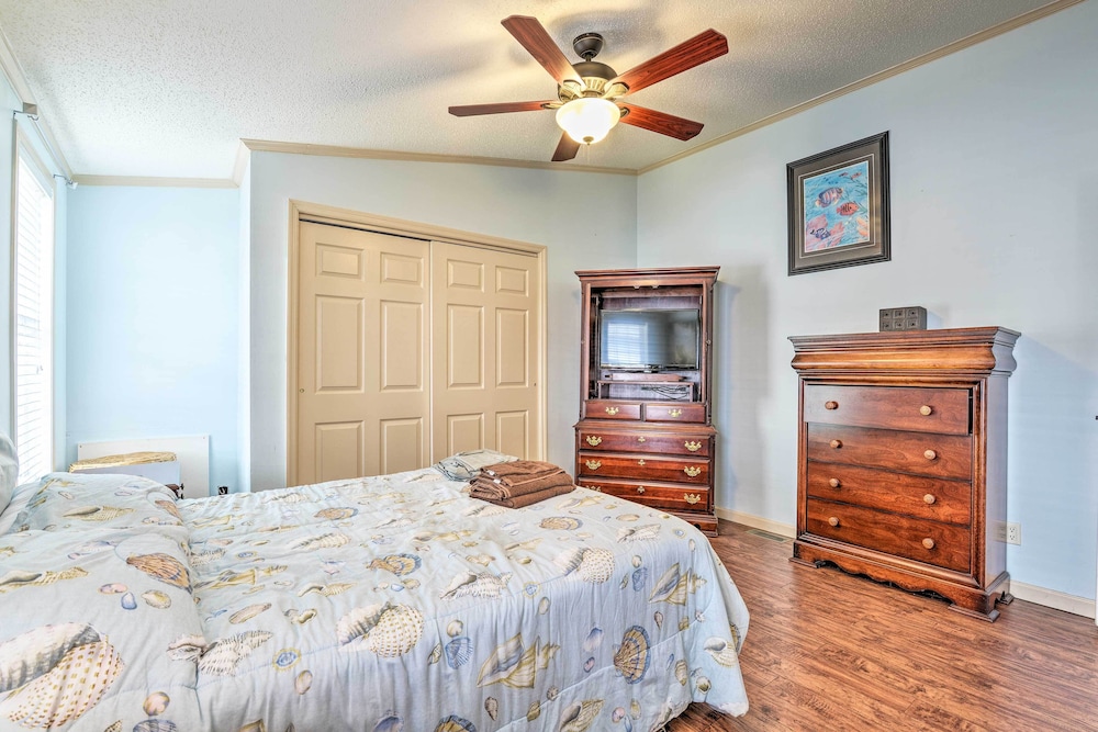 Surfside Beach Home with Resort Perks Walk To Beach - photo 32