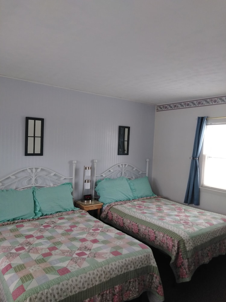 Midway Lodging - photo 15