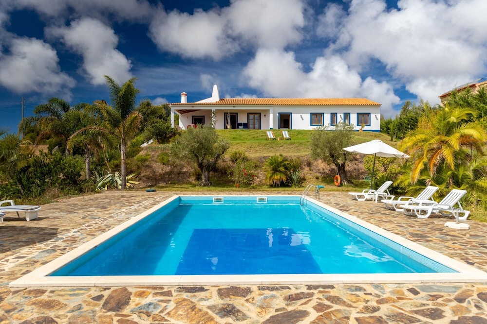 Monte Cerro da Vigia by Vacationy — 4-Star Luxury Hotel in Zambujeira Do Mar, Portugal