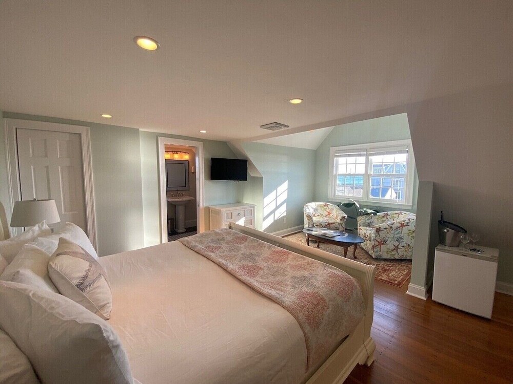 Beach Breeze Inn - photo 33