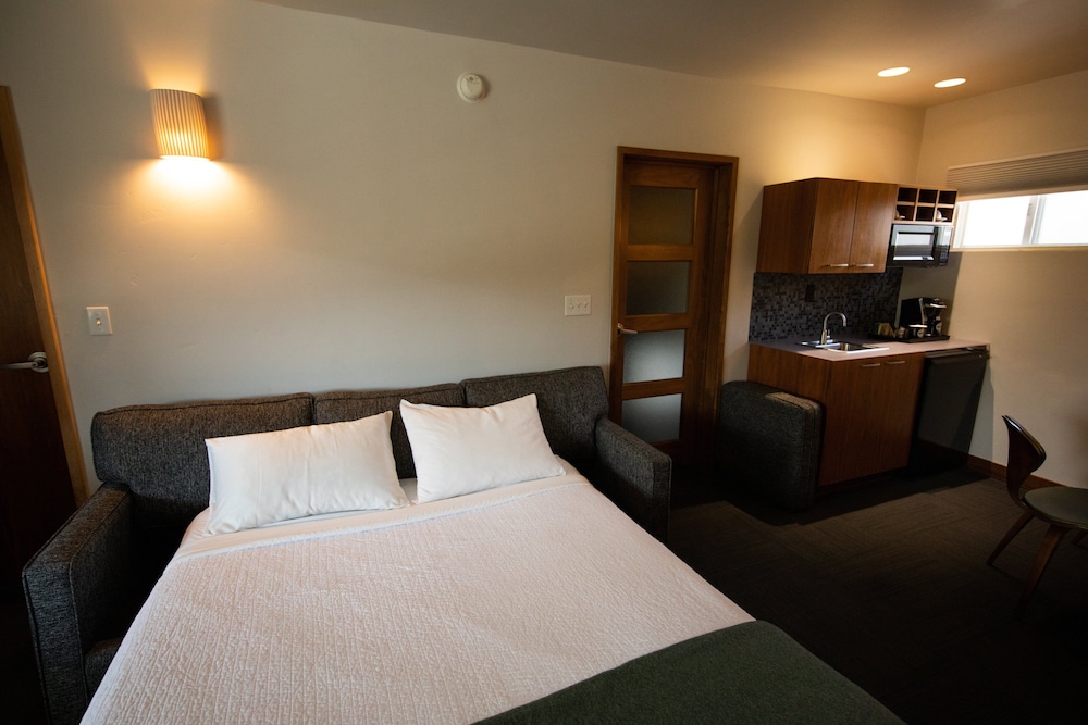Modern Hotel - photo 38