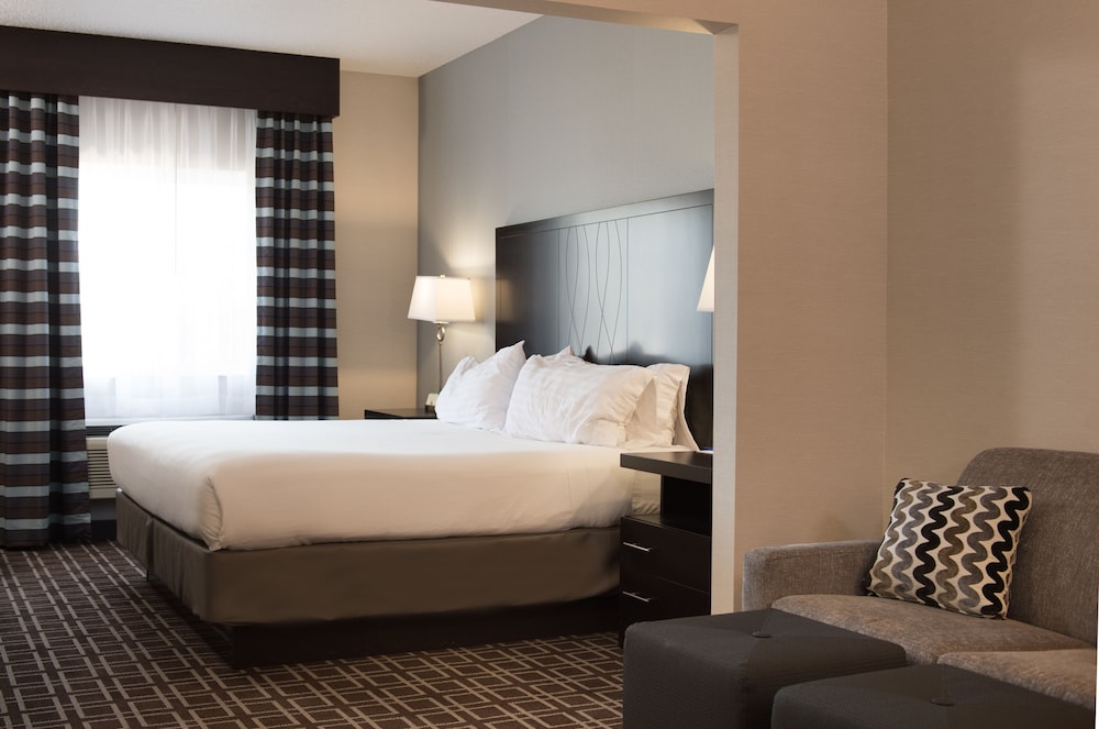 Holiday Inn Express Le Claire Riverfront Davenport by IHG - photo 10
