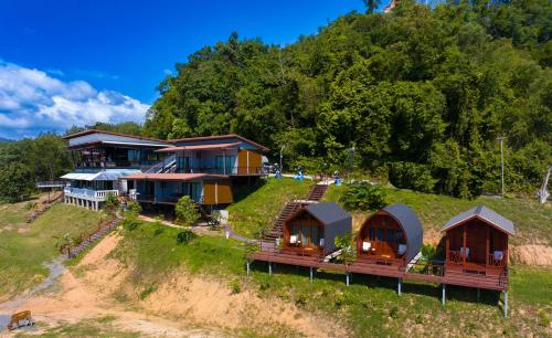 So View Phuket Resort — 5-Star Luxury Hotel in Phuket, Thailand
