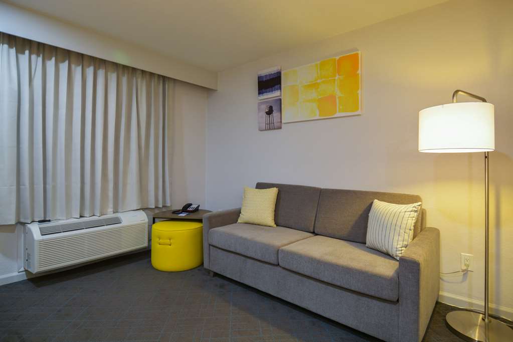 Comfort Inn & Suites Moreno Valley near March Air Reserve Base - photo 19
