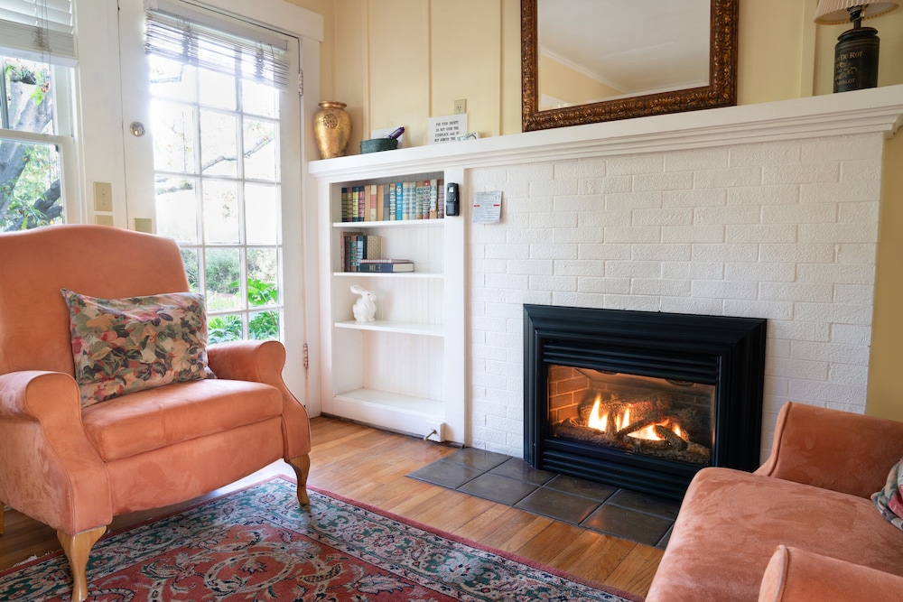 Secret Garden Inn and Cottages - photo 18