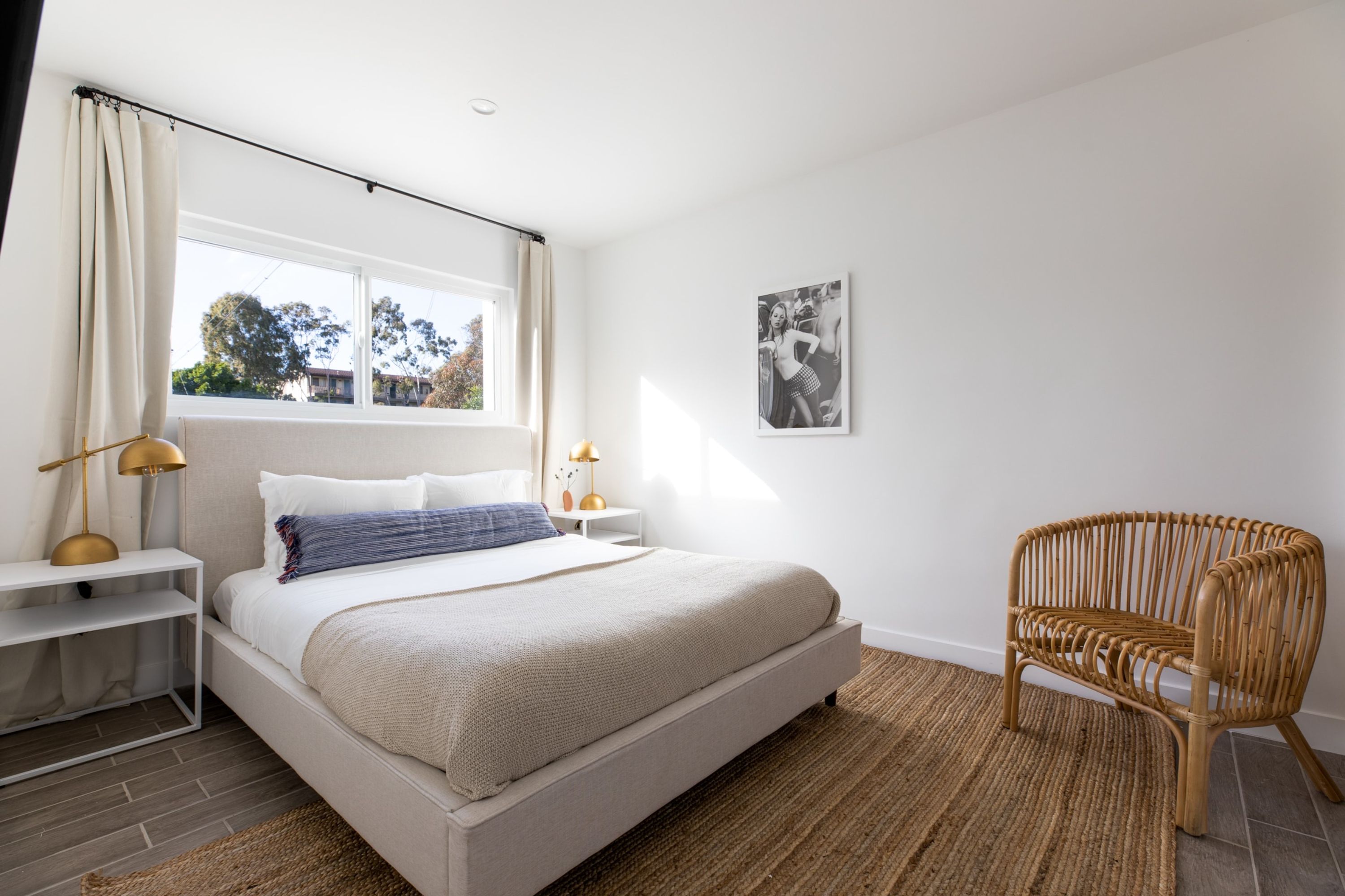 Avalon III by Avantstay Mins to Gaslamp Zoo & Airport Beautiful Deck w BBQ - photo 12