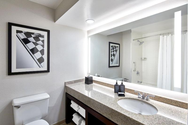 Sheraton Indianapolis Hotel at Keystone Crossing - photo 19