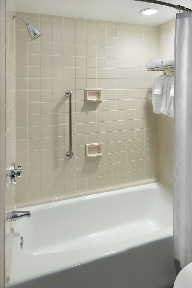 Sheraton Charlotte Airport Hotel - photo 18