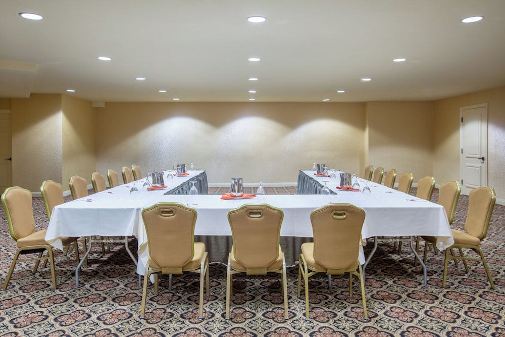 Crowne Plaza San Diego Mission Valley - photo 49