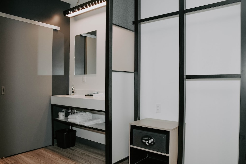 Aloft Omaha West - photo 21