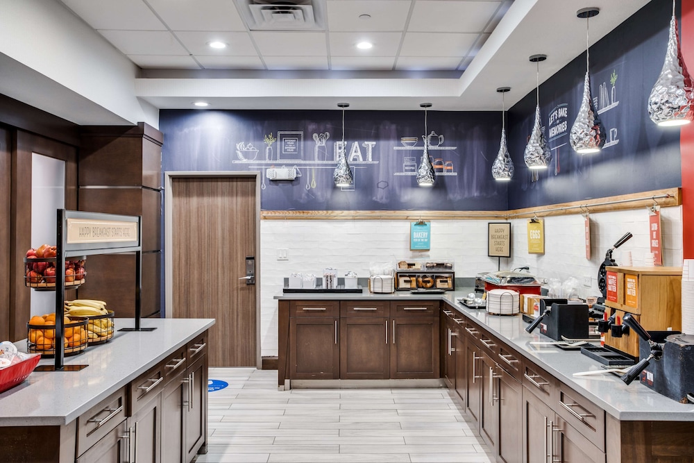 Hampton Inn & Suites North Dallas Central Expy - photo 29