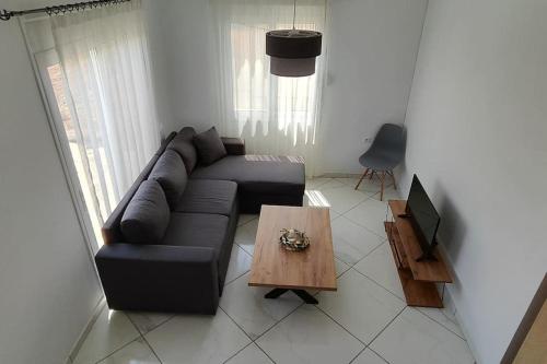 Dafnonas House Bright & Modern — 4-Star Luxury Hotel in Leonidio, Greece