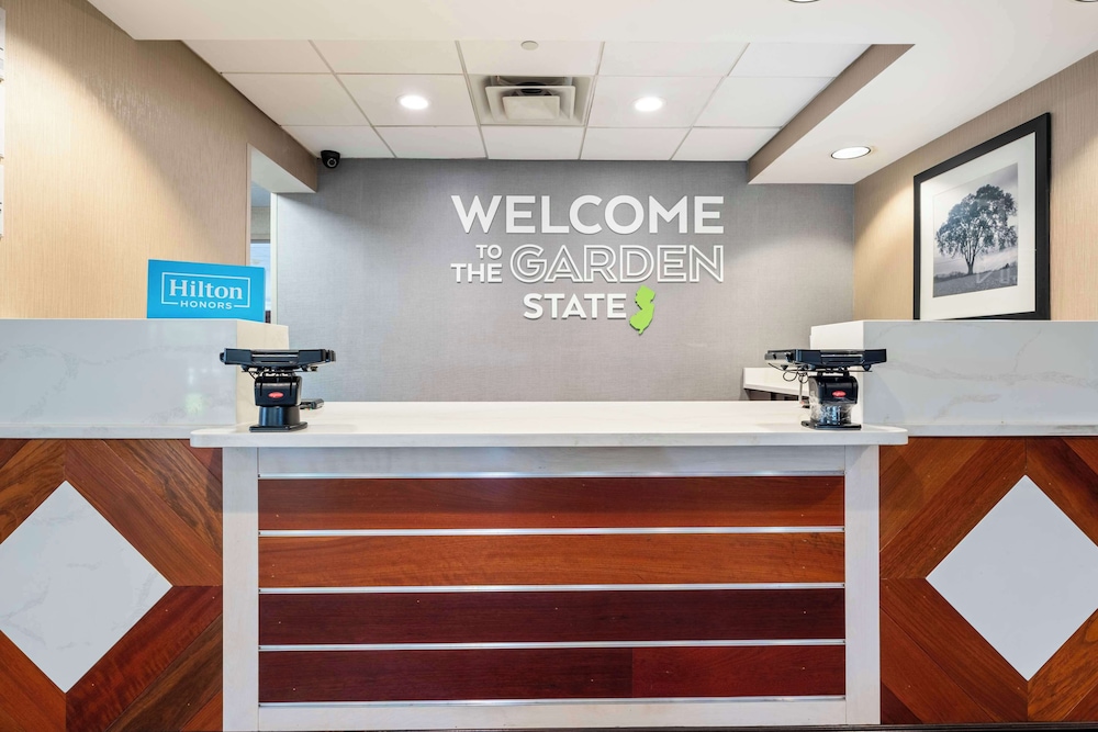 Hampton Inn Ridgefield Park - photo 12