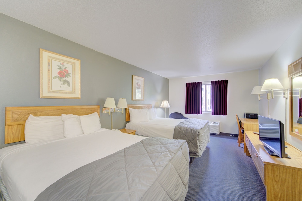 Capital O Amerihost Inn and Suites Fulton Hwy 54 MO - photo 26