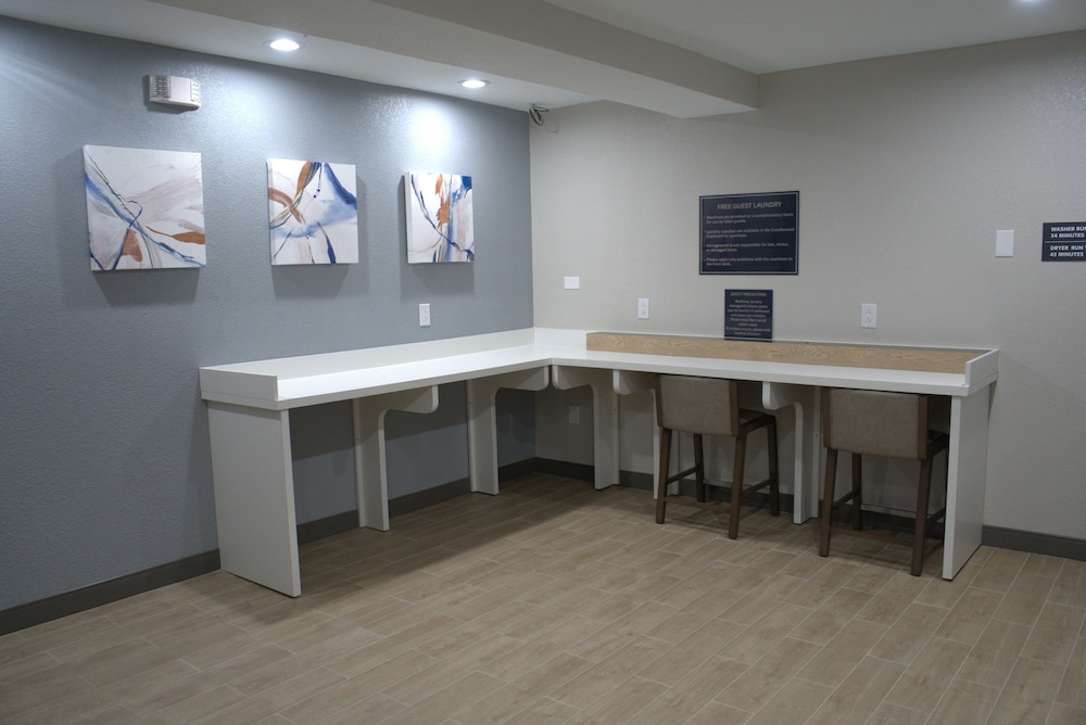 Candlewood Suites Wichita Northwest - photo 43