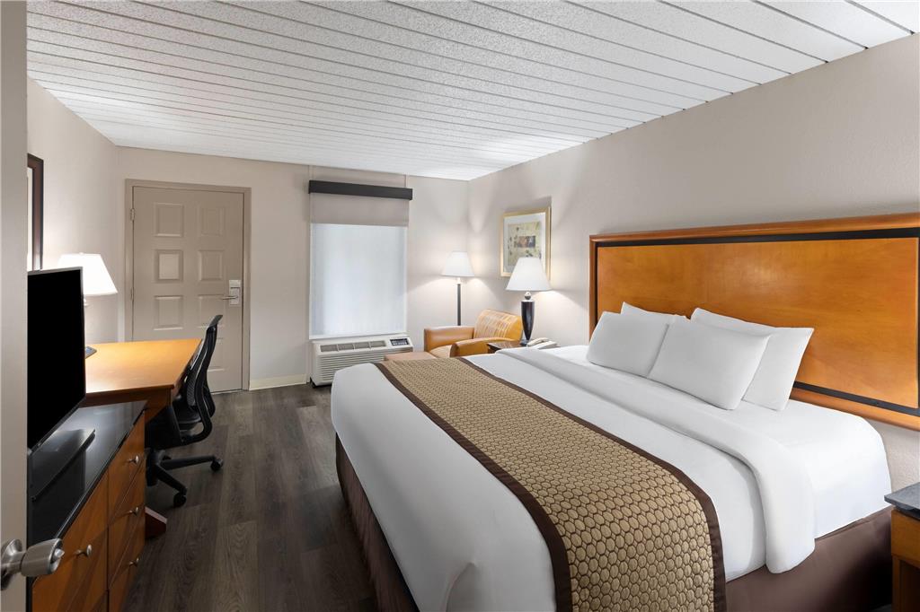 Baymont by Wyndham Knoxville I 75 - photo 20