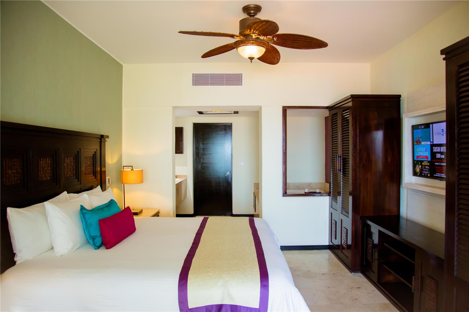 ONE BEDROOM PLUS
