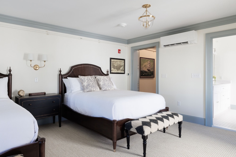 The Davenport Inn - photo 18