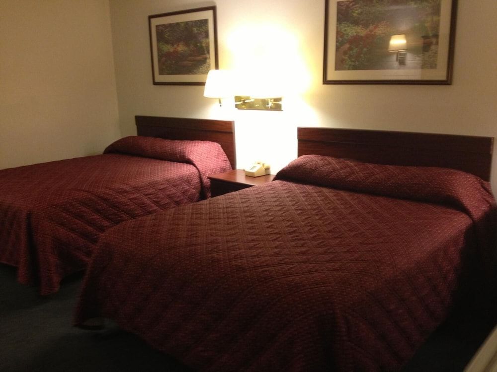 Slumber Inn Of Harrisonville - photo 9