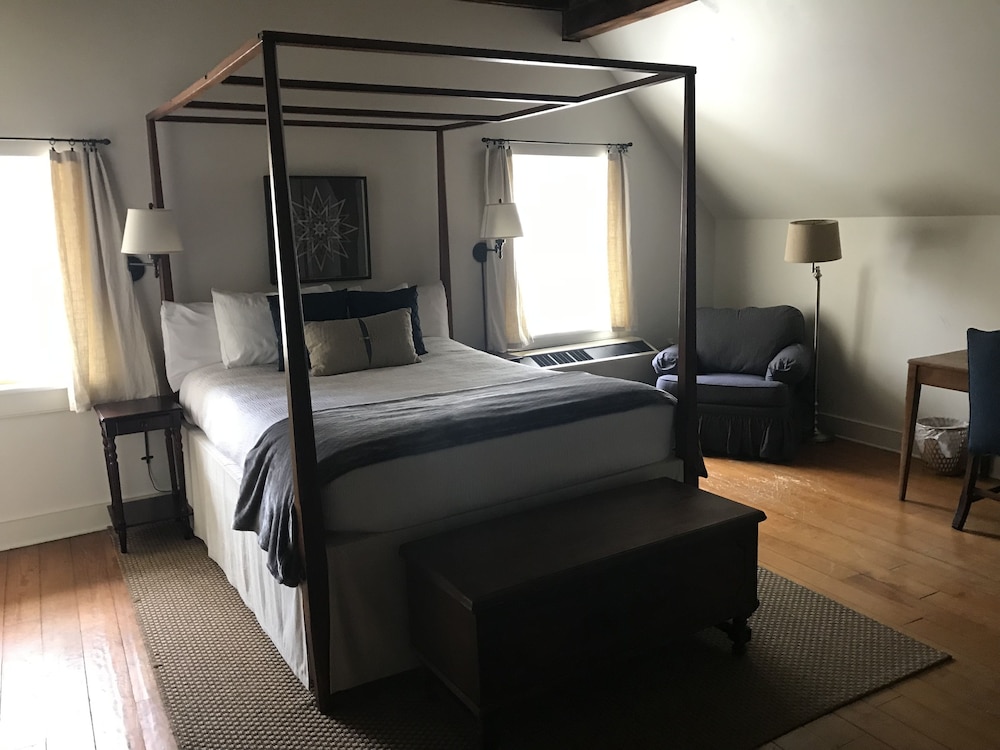 Inn at Millrace Pond - photo 13