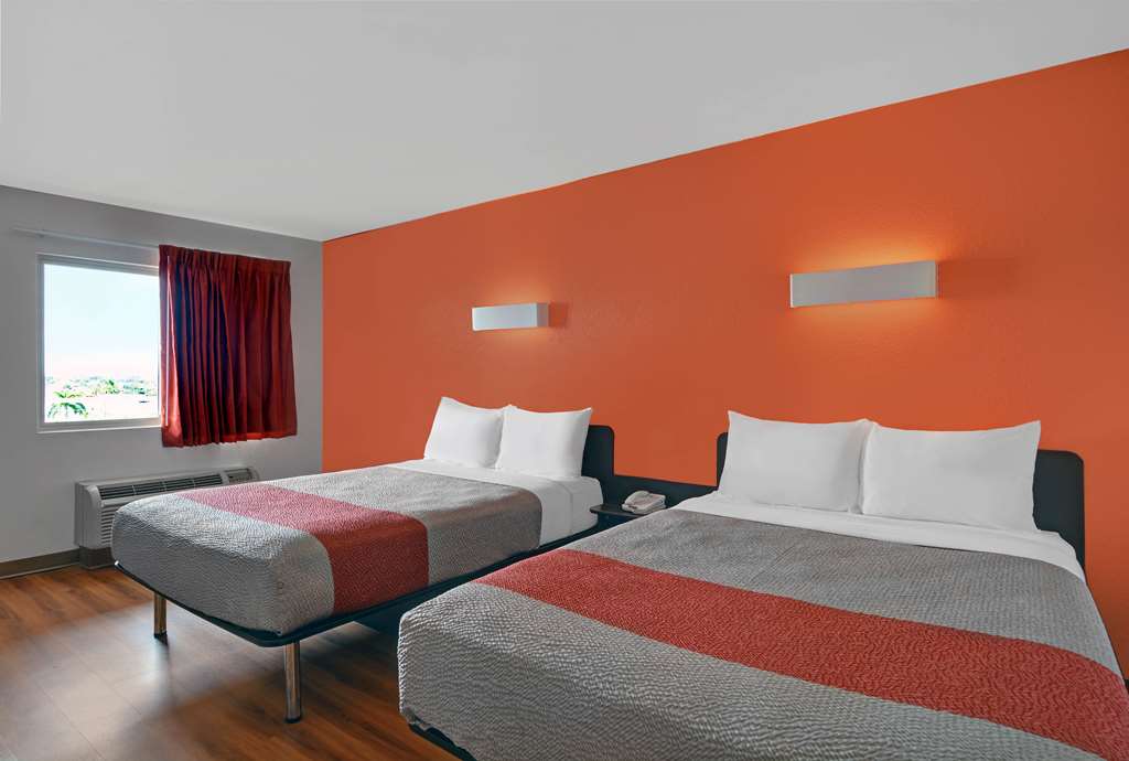 Motel 6 Cutler Bay FL - photo 17