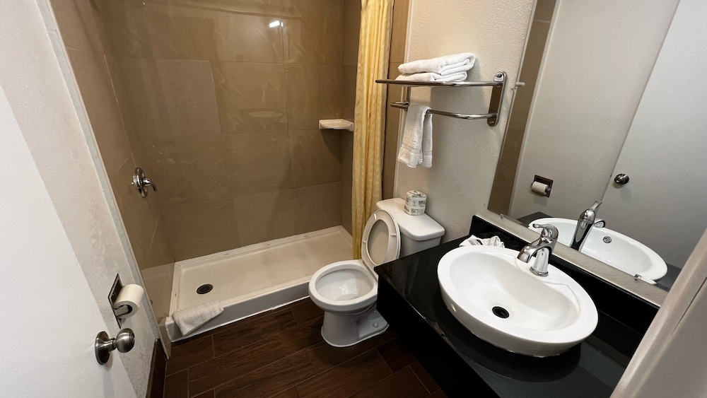 New American Inn and Suites - photo 13