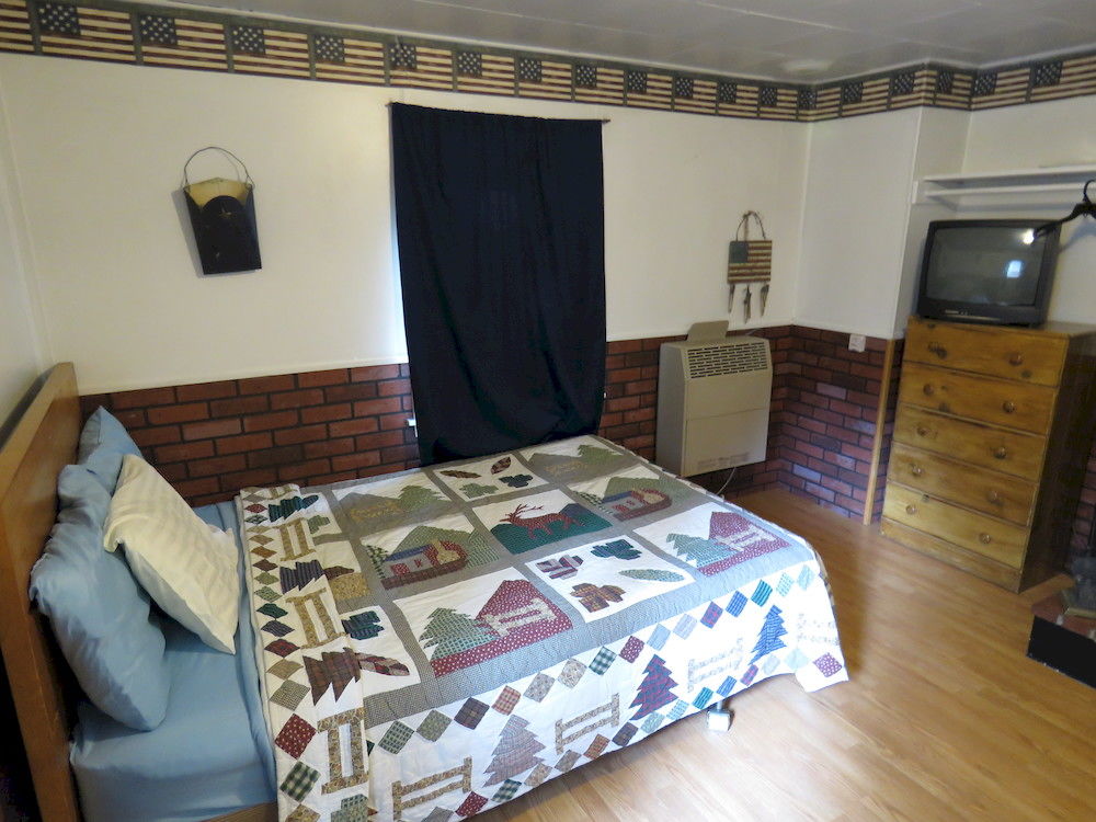 Robins Roost Cabins - photo 2