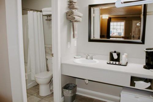 Berlin Village Inn - photo 10