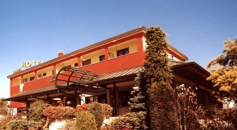Hotel Cinzia Ristorante Christian E Manuel — Vercelli