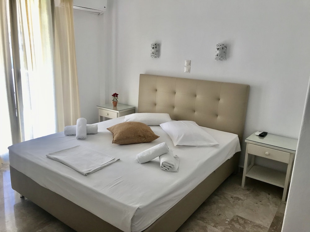 Vassiliki Rooms - last minute hotel in Paros