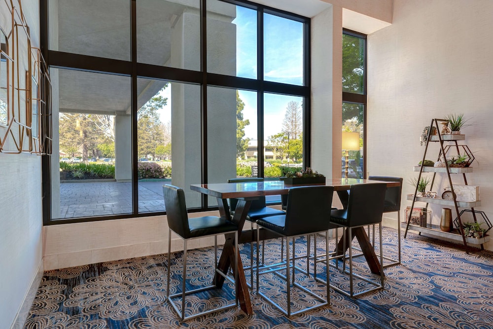 Embassy Suites by Hilton Santa Clara Silicon Valley - photo 8
