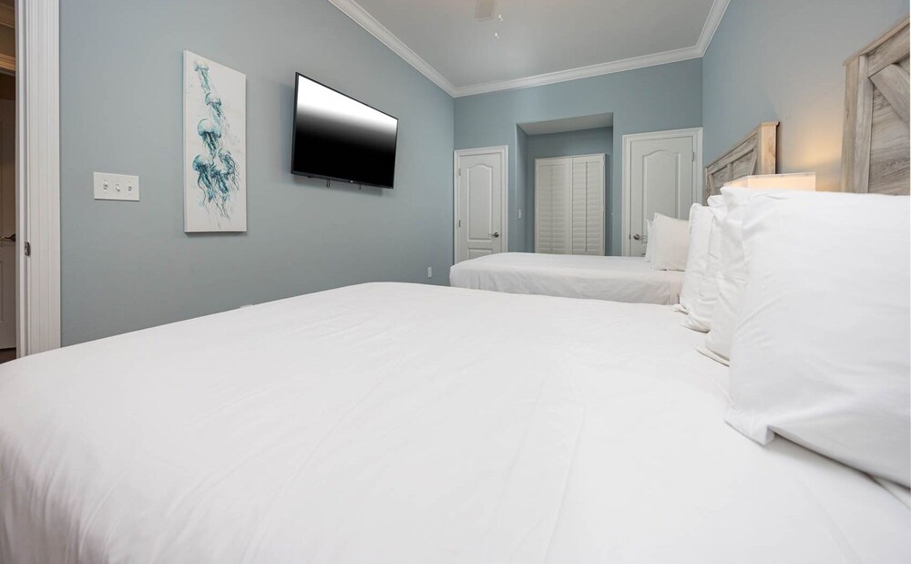 Phoenix Gulf Towers 1802 2 Bedroom Condo - photo 8