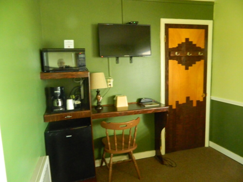 Country Motor Inn - photo 35