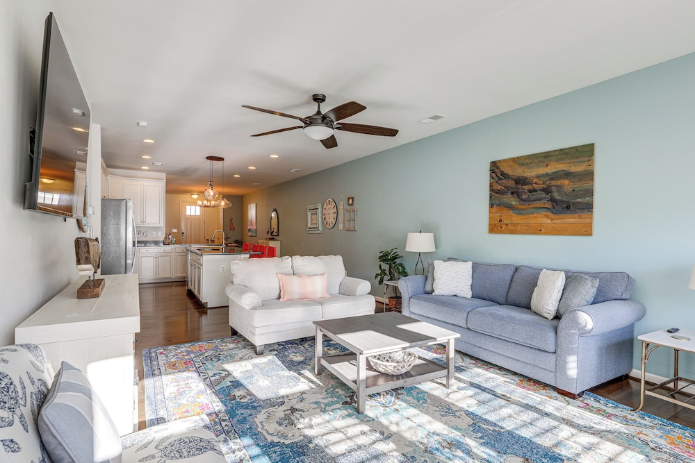 Shuttle to Beach Relax on Patio Millville Escape — 4-Star Luxury Hotel in Millville, United States