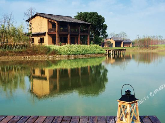 Heyuan Baicui Manor in Tongxiang, People's Republic of China
