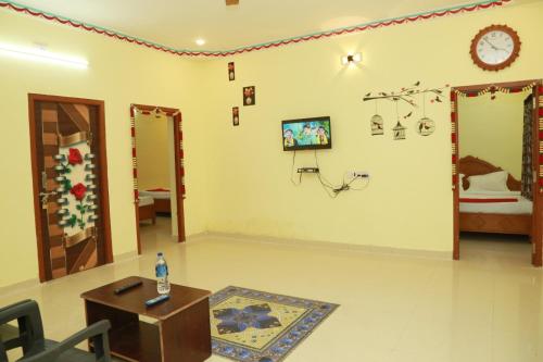 Sky Touch Inn - carbon neutral hotel in Unknown City