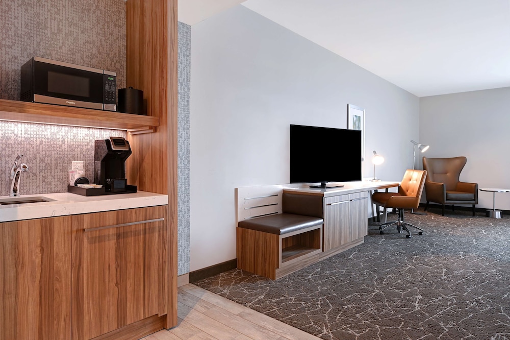 Hilton Garden Inn Anaheim Resort - photo 22