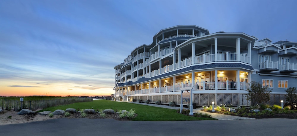 Madison Beach Hotel - photo 100