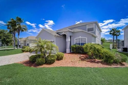 5 Bedroom Disney Vacation Resort with Private Pool Spa Golf Pet Friendly in Davenport, United States