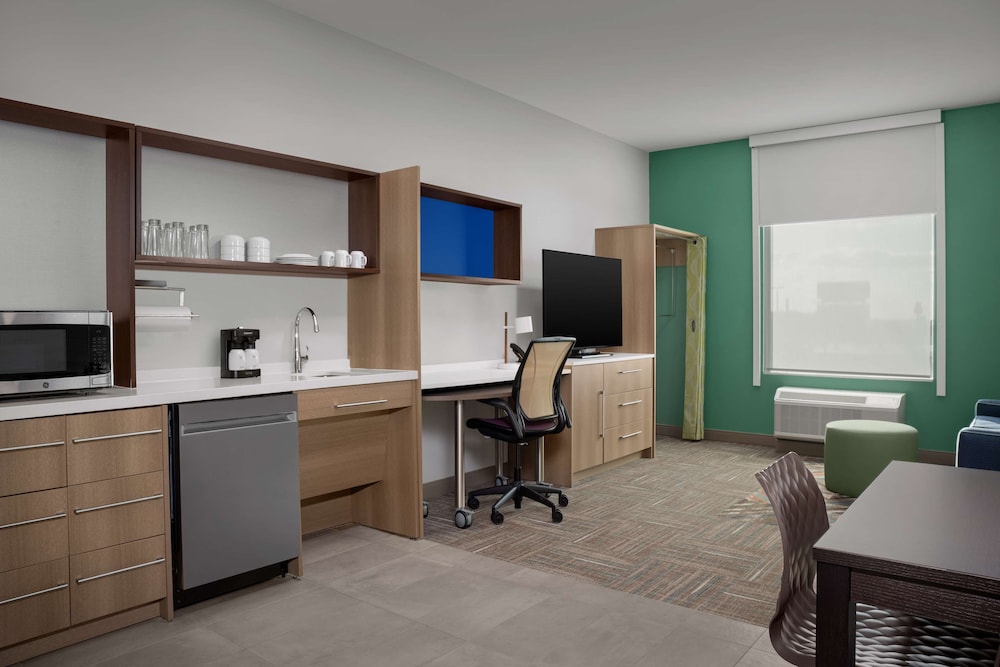 Home2 Suites by Hilton Cullman - photo 12