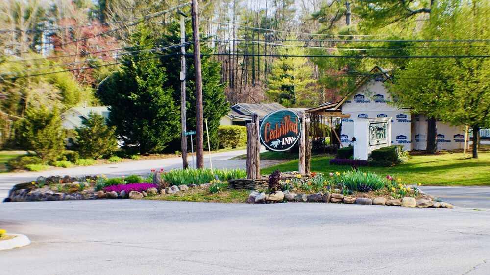 CedarWood Inn - photo 103