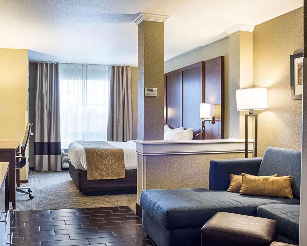 Comfort Suites Minot South - photo 28