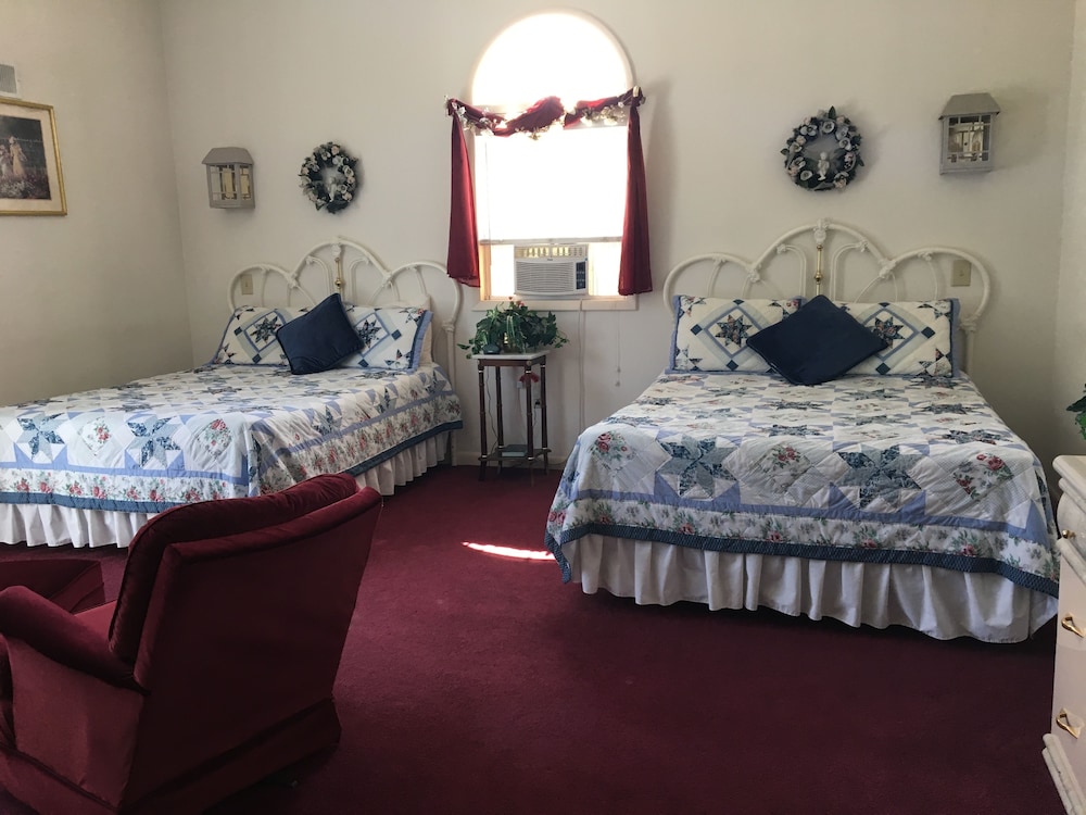 Maria's Garden and Inn - photo 3